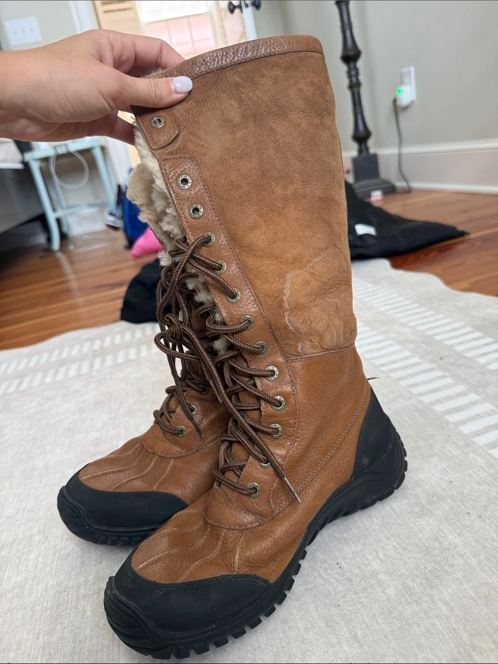 UGG Chestnut Brown Leather Shearling-Lined Lace-Up Winter Boots